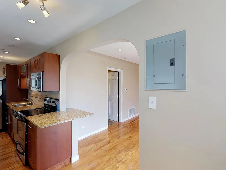 3658 N Clay St — Photo 9