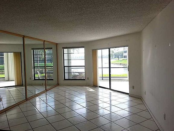 3rd image of 7620 Fairfax Dr