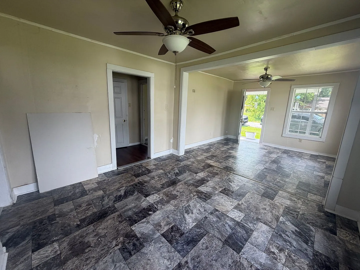 2 bed, 900 sqft, $800 — Photo 3