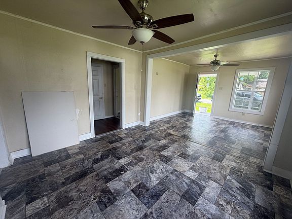 2nd image of 806 W D St