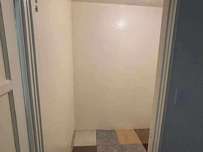 918 W Hays St — Photo 11