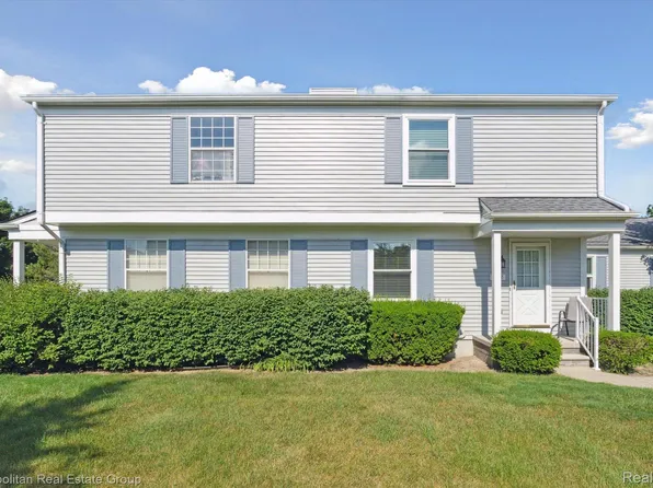 1492 Mariner Dr, Walled Lake, MI 48390