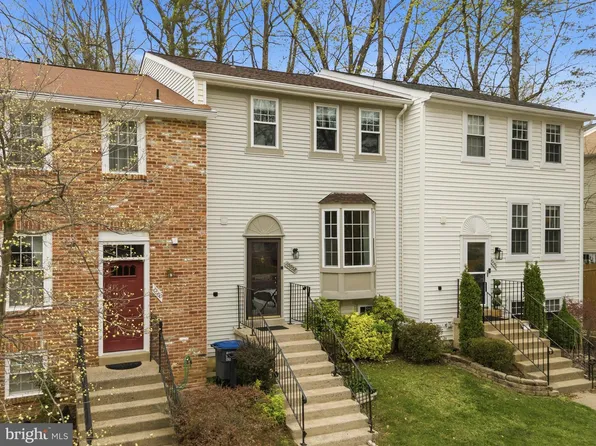 10058 Chestnut Wood Ln, Burke, VA 22015