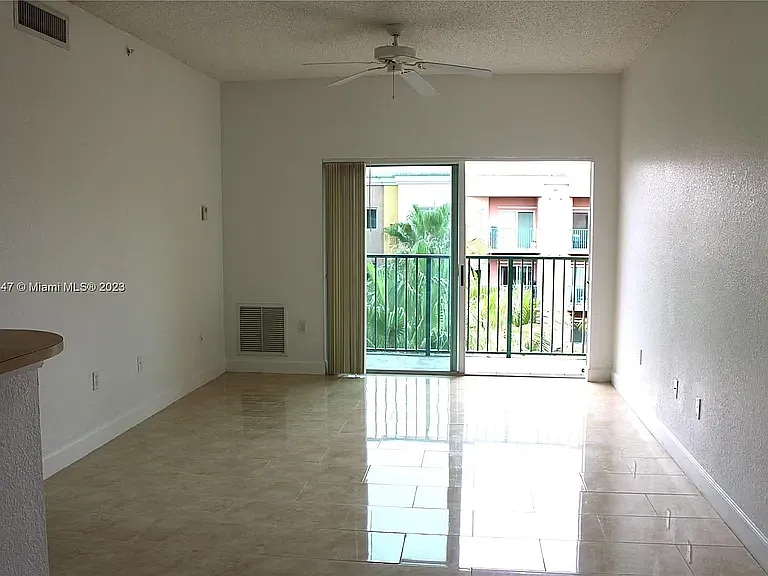 6001 SW 70th St #624 — Photo 8