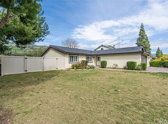 4th image of 705 Dogwood Dr