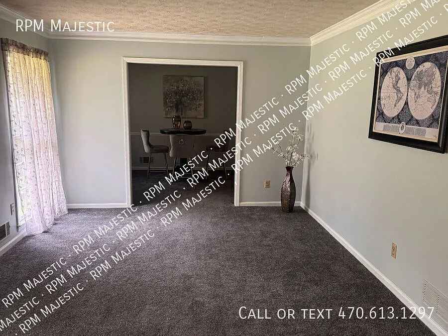Beutifully Updated 3br Brick Ranch with brand new Deck — Photo 2