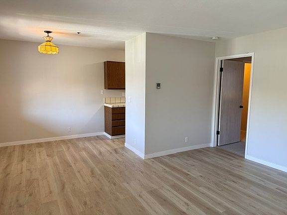 5th image of 362 Alida Way