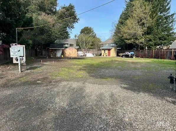 23 Chase Lane, Napa, CA 94558