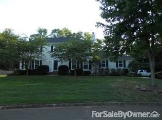 31 Murray Ct, Lincroft, NJ 07738