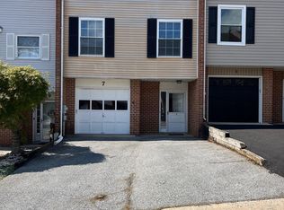 7 Ansonia Ct, Newark, DE 19711