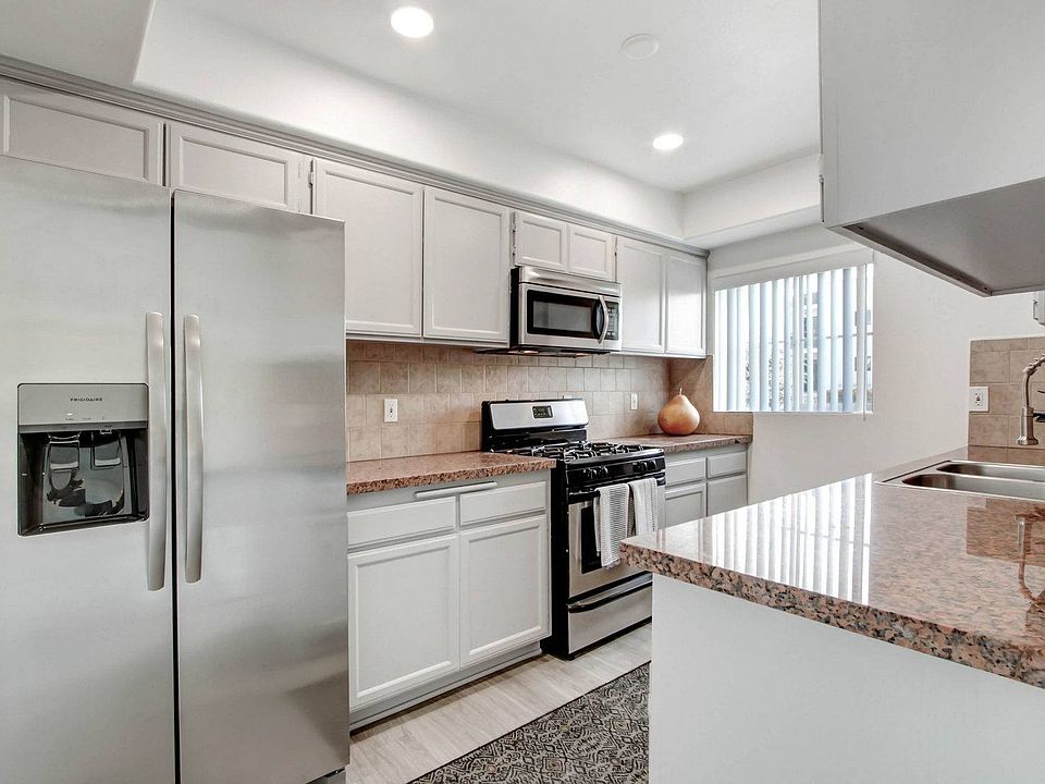 1st image of 813 Wilcox Ave APT 205