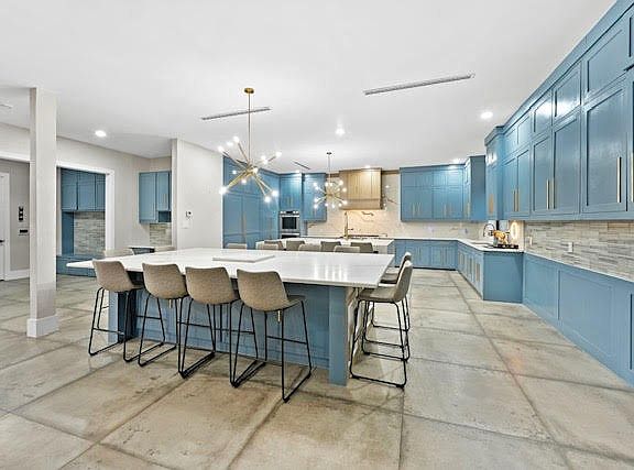 4th image of 511 S Bluegrove Rd