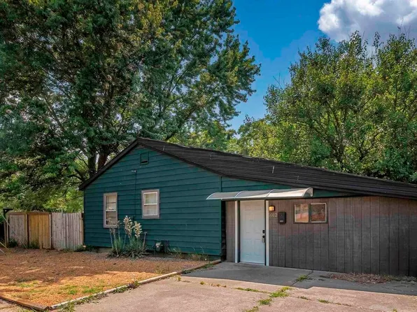 1012 Midway Ct, Marion, IL 62959