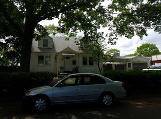 25 Prince Chico St, Copiague, NY 11726
