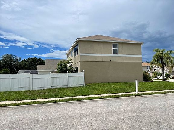 2nd image of 601 Windsor Estates Dr