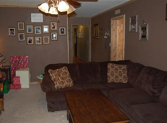 3rd image of 204 N Eastside Dr