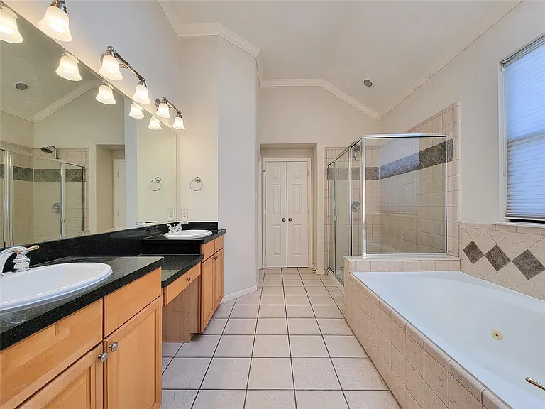 604 Reinerman St — Photo 36