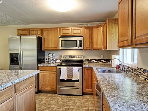 3rd image of 13216 NE Salmon Creek Ave Unit M6