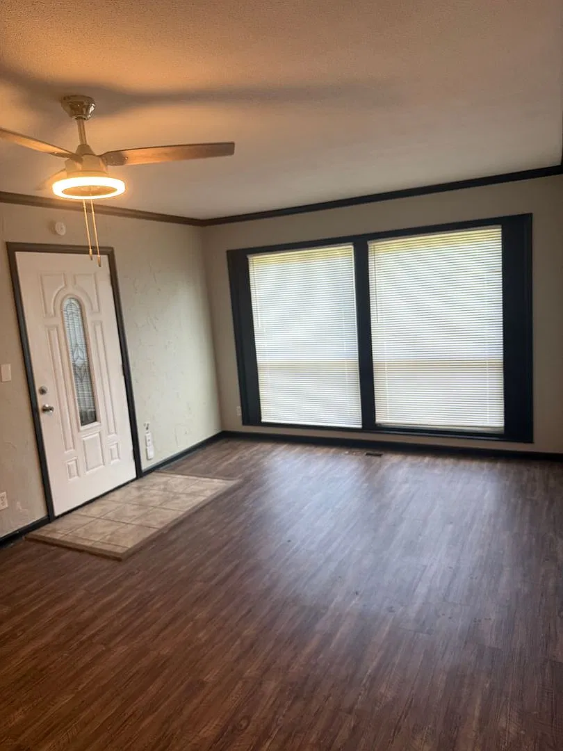 Charming Tulsa Home 564 S 87th E Ave — Photo 4
