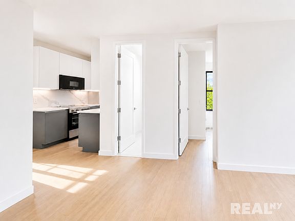 3rd image of 19 Wyckoff St APT 9