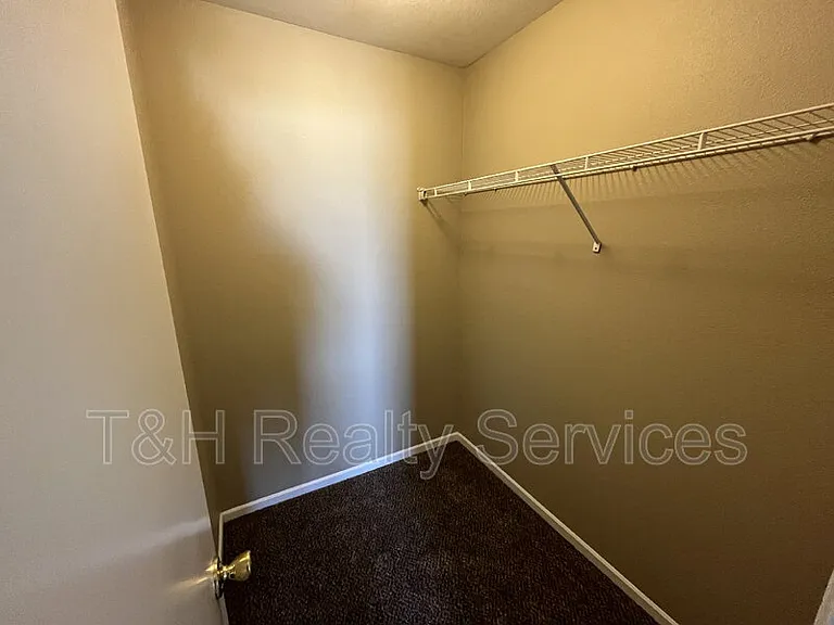 1422 Dowell St — Photo 12