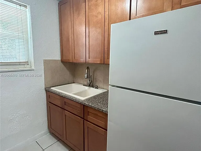 5814 NE 4th Ct #7 — Photo 10
