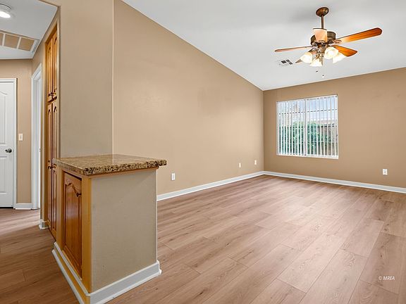 3rd image of 315 Concord Dr
