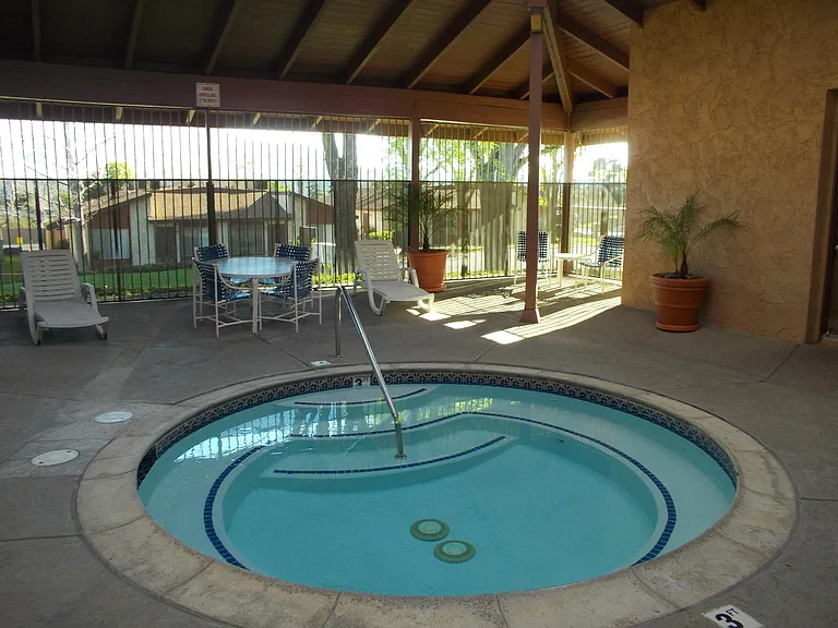 1272 Vista Serena Ave — Photo 6