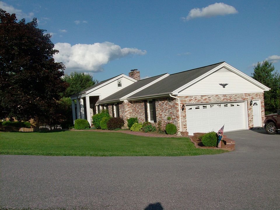 2nd image of 192 Crown Point