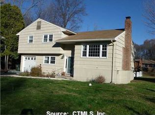 32 Alderwood Dr, West Hartford, CT 06117