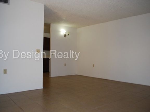 5th image of 3557 E Flower St