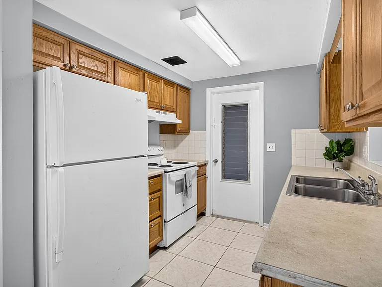 5014 Dove Dr — Photo 7