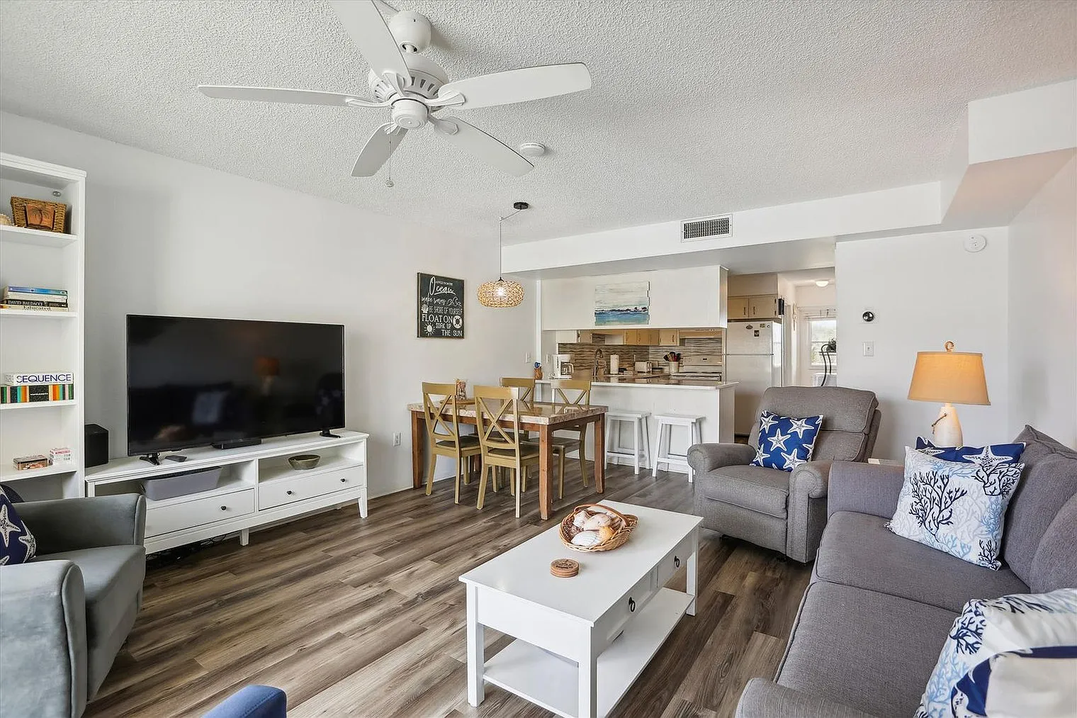 2 bed, 2.0 bath, 1054 sqft, $3,888 — Photo 4