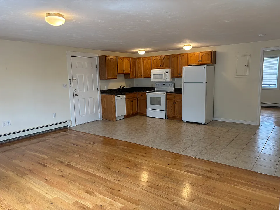 1282 Commercial St #3