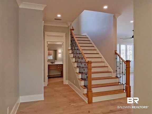 2nd image of 832 Inlet Cir