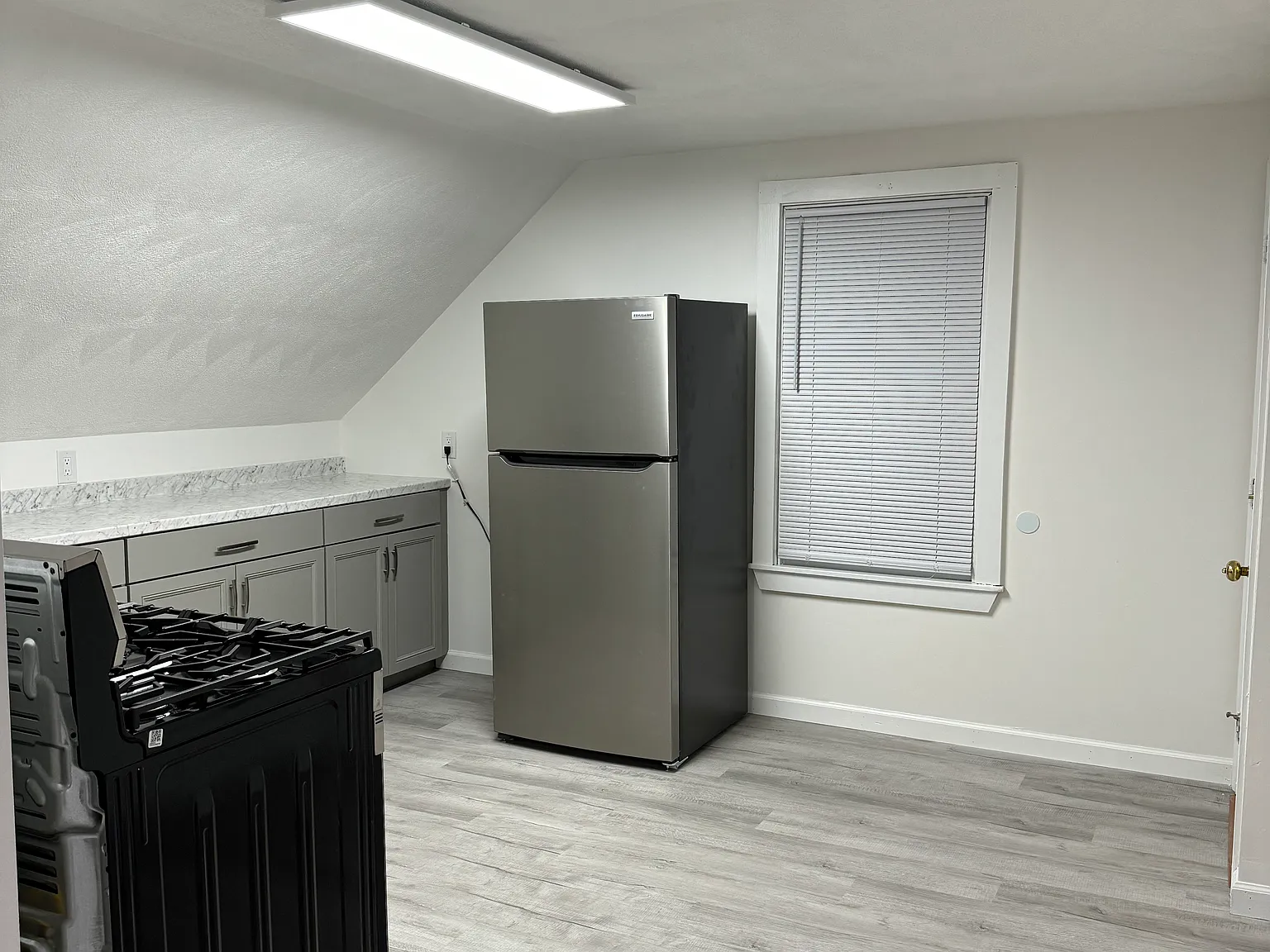 2 bed, $1,900 — Photo 2