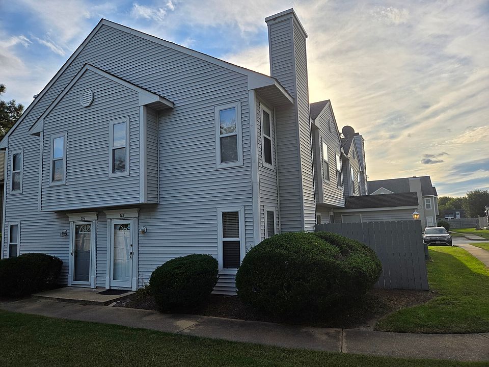1st image of 718 Gemstone Ln #1
