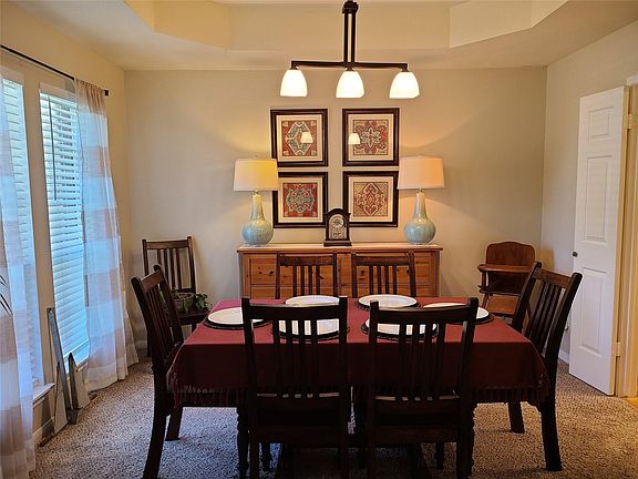 4th image of 209 Hollander Ct