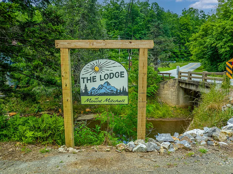 76 S Toe River Rd #5 — Photo 23
