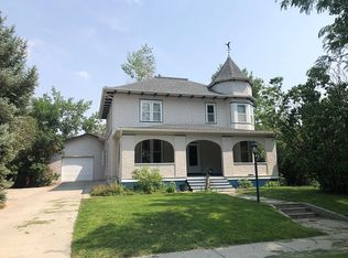 329 N 3rd St, Douglas, WY 82633