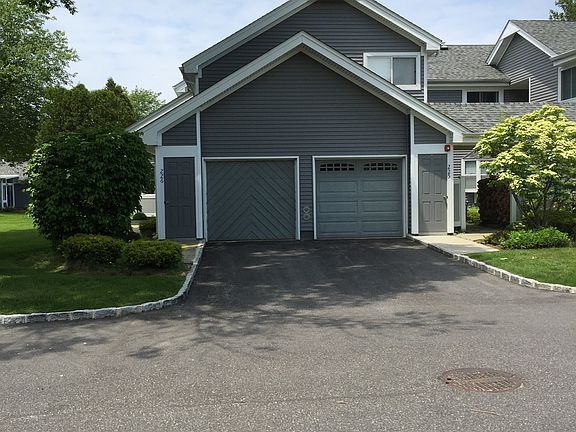 4th image of 226 River Dr