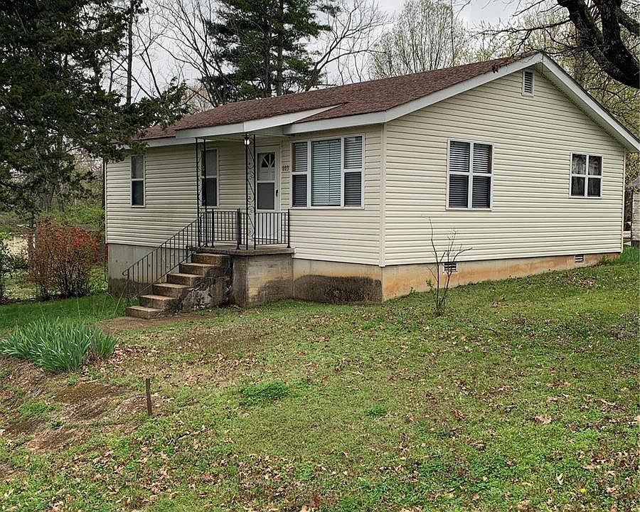 1st image of 803 Hart St