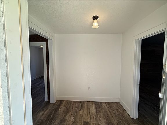 4th image of 122 Tobacco Rd