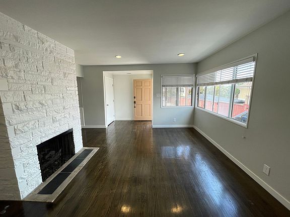 5th image of 2518 Gates Ave #C