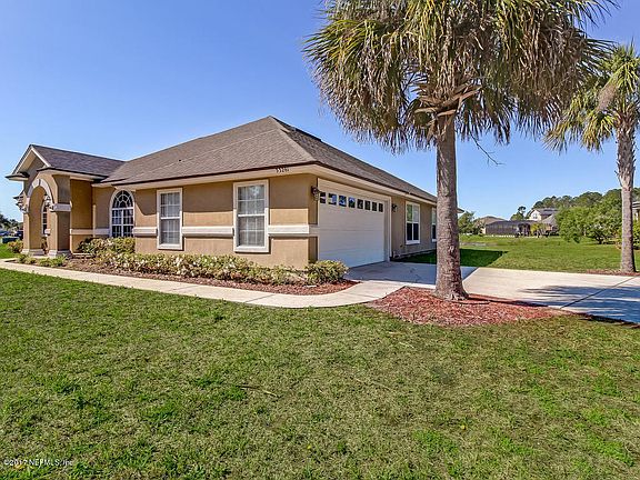 4th image of 33281 Sunny Parke Cir