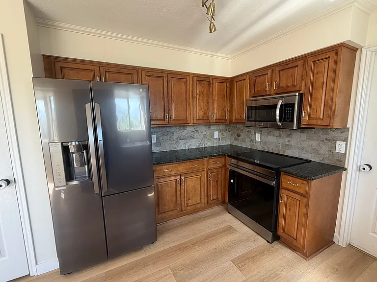 12061 S 2740 W — Photo 9