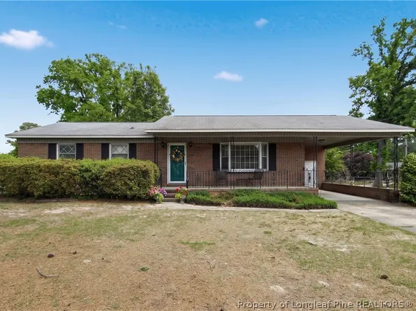 1413 Camelot Dr, Fayetteville, NC 28304