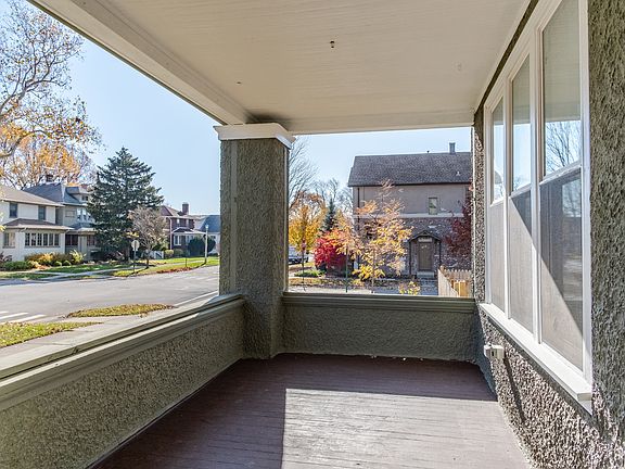 3rd image of 1143 S Taylor Ave