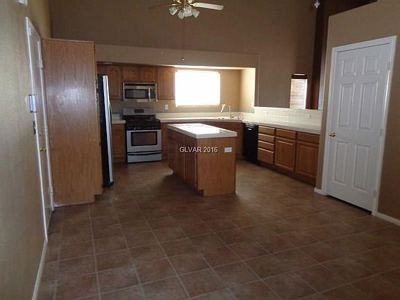 4th image of 1182 Winnipeg Ct