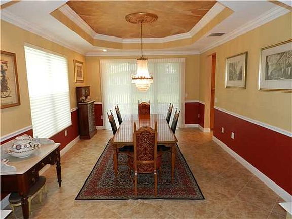 Home For Sale In Canyon Isles